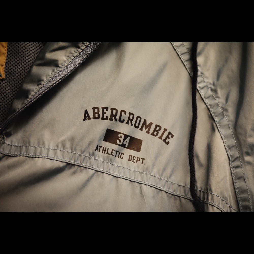 Abercrombie & Fitch Retro Windbreaker w/ Hood